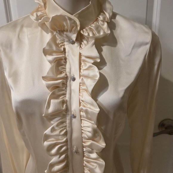 St. John Cream Ruffle Blouse - Picture 3 of 7